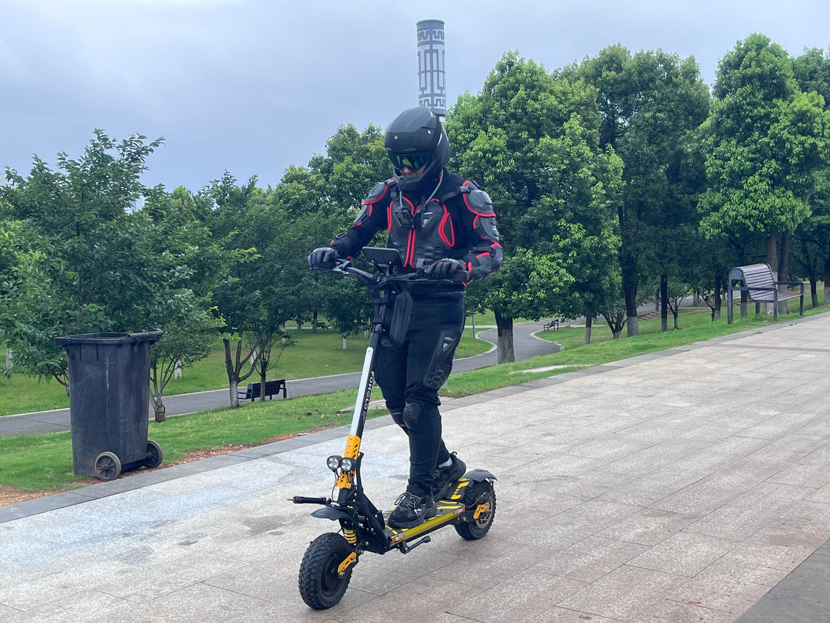 How Fast Can an E-Scooter Go in Canada? 2026 Laws, Limits & Top Performance